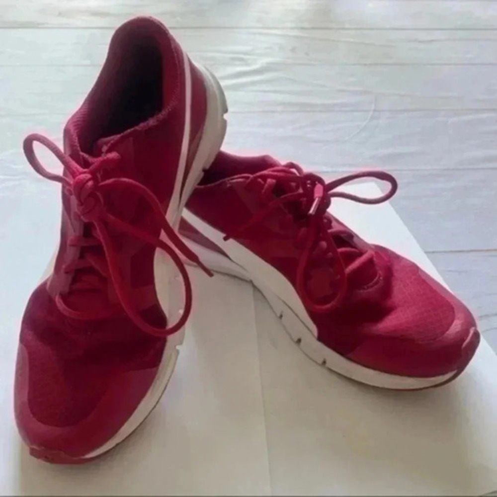 PUMA women's Flexracer Fashion Sneaker US 7.5